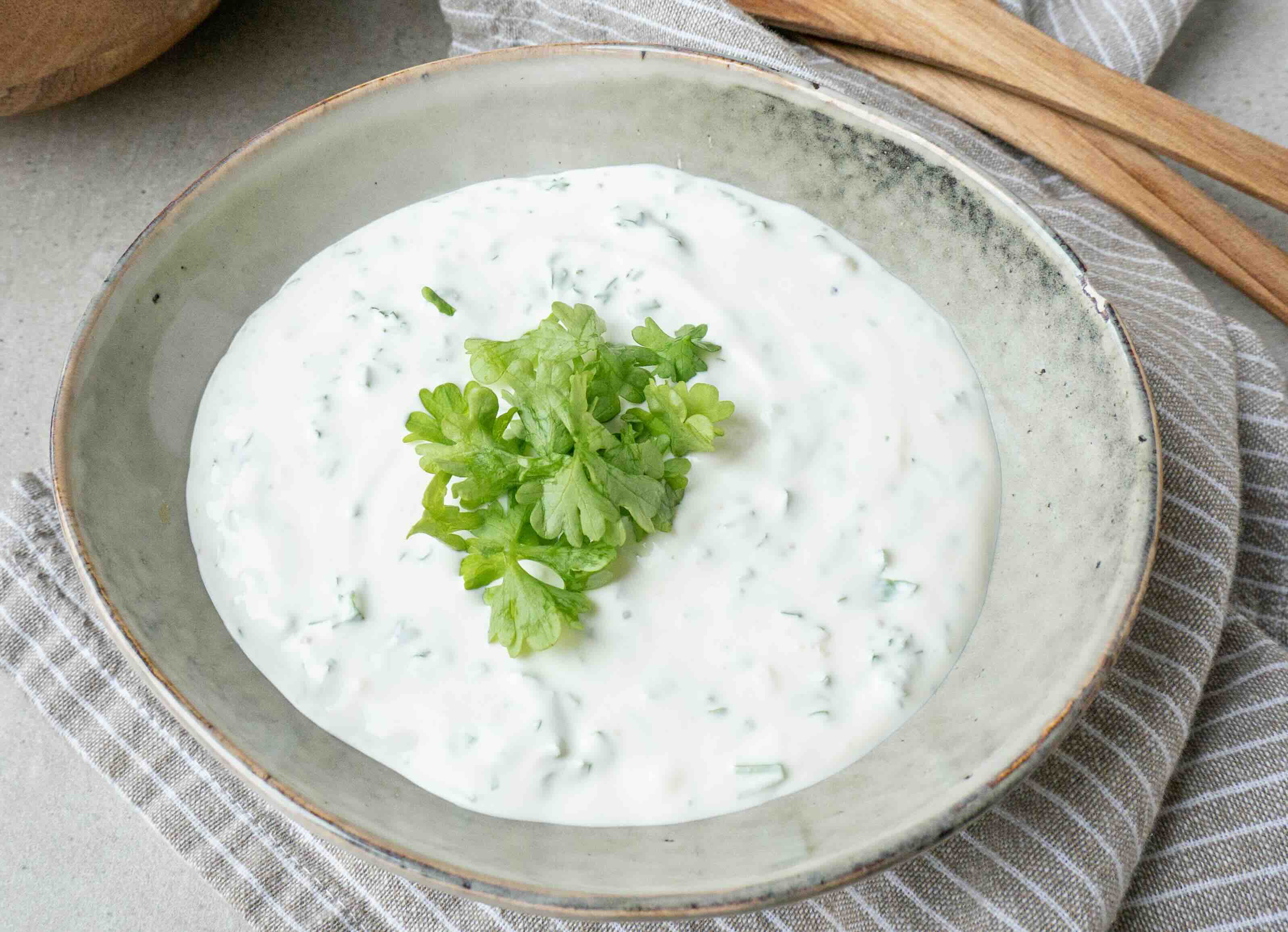 creme-fraiche-dressing-opskrift