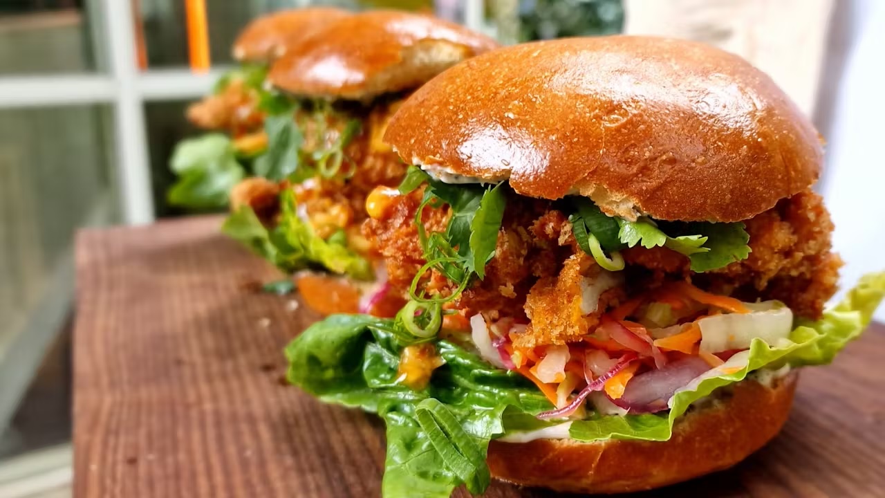 crispy-chicken-burger-opskrift