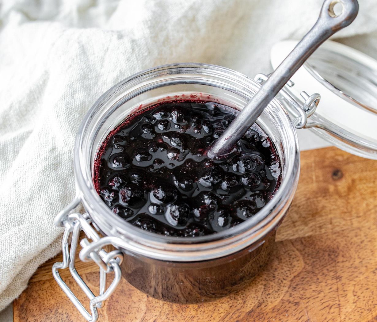 blaabaer-marmelade-opskrift