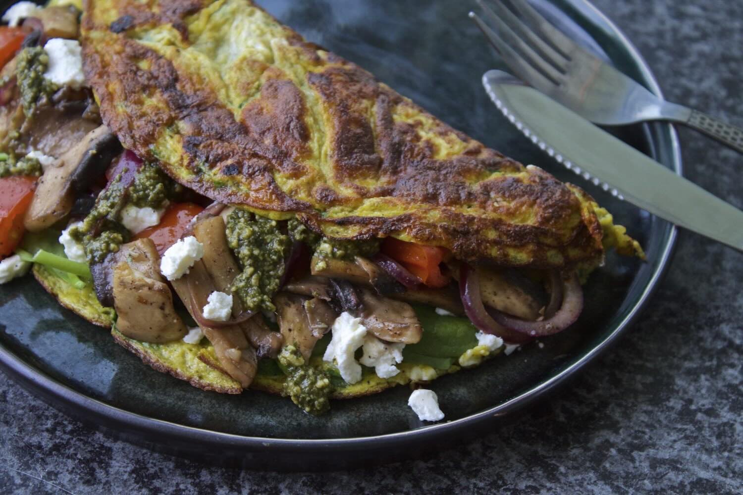 omelet-med-groentsager-opskrift