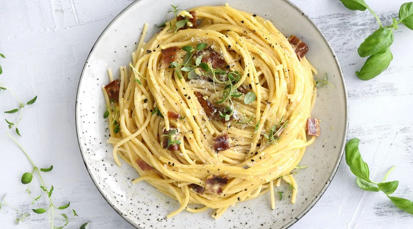pasta-carbonara-med-aeg-opskrift
