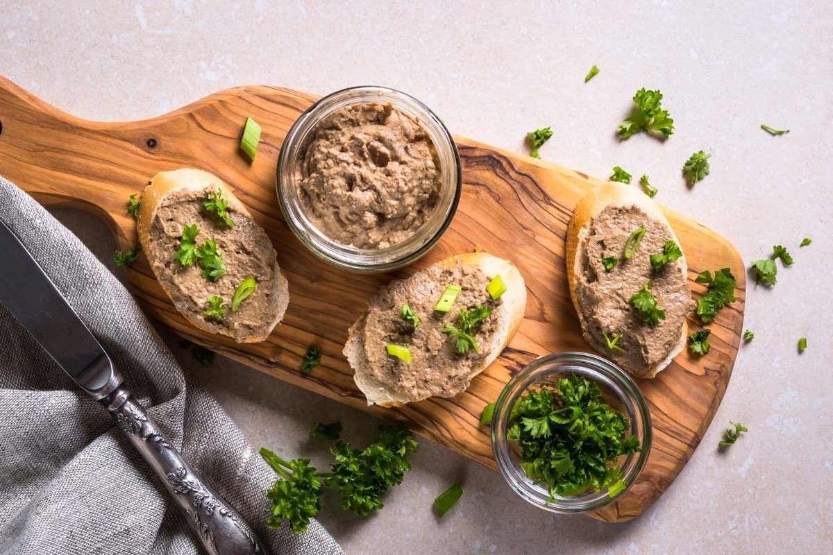 slagterens-leverpostej-opskrift