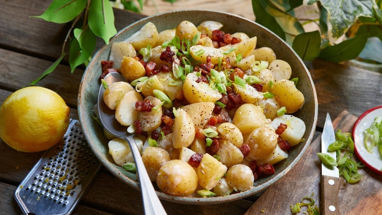 varm-kartoffelsalat-opskrift