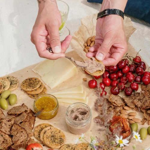 Sunde snacks til en hyggelig aften med online underholdning